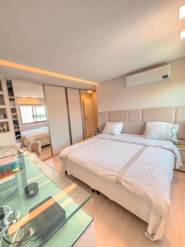 Apartamento à venda com 4 quartos sendo 3 suites, 136m² área útil por R$ 1.600.000,00 Rua Luiz de Faria Barbosa Recife - 