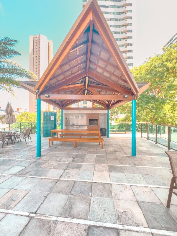 Apartamento à venda com 4 quartos sendo 3 suites, 136m² área útil por R$ 1.600.000,00 Rua Luiz de Faria Barbosa Recife - 