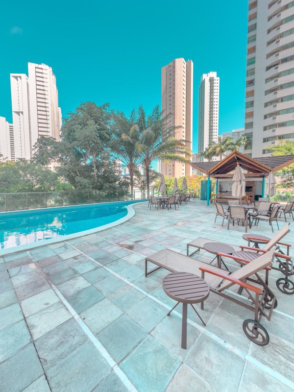 Apartamento à venda com 4 quartos sendo 3 suites, 136m² área útil por R$ 1.600.000,00 Rua Luiz de Faria Barbosa Recife - 
