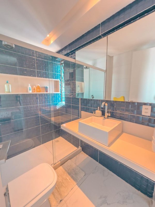 Apartamento à venda com 4 quartos sendo 3 suites, 136m² área útil por R$ 1.600.000,00 Rua Luiz de Faria Barbosa Recife - 