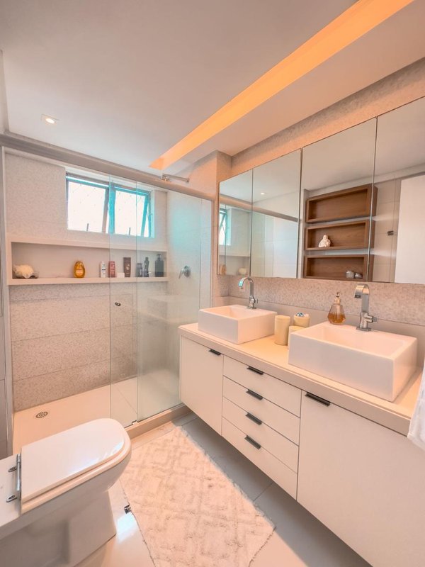 Apartamento à venda com 4 quartos sendo 3 suites, 136m² área útil por R$ 1.600.000,00 Rua Luiz de Faria Barbosa Recife - 