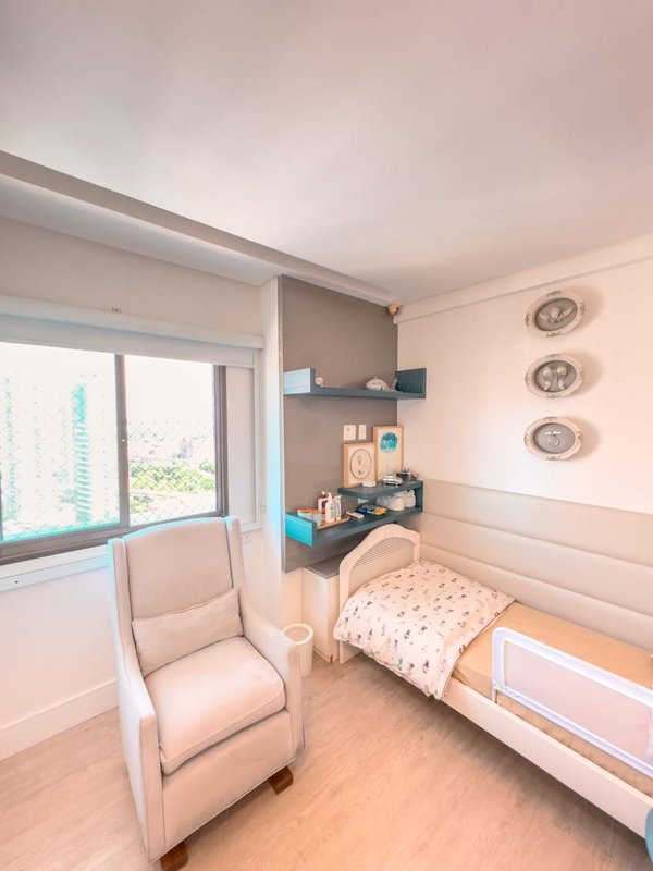 Apartamento à venda com 4 quartos sendo 3 suites, 136m² área útil por R$ 1.600.000,00 Rua Luiz de Faria Barbosa Recife - 
