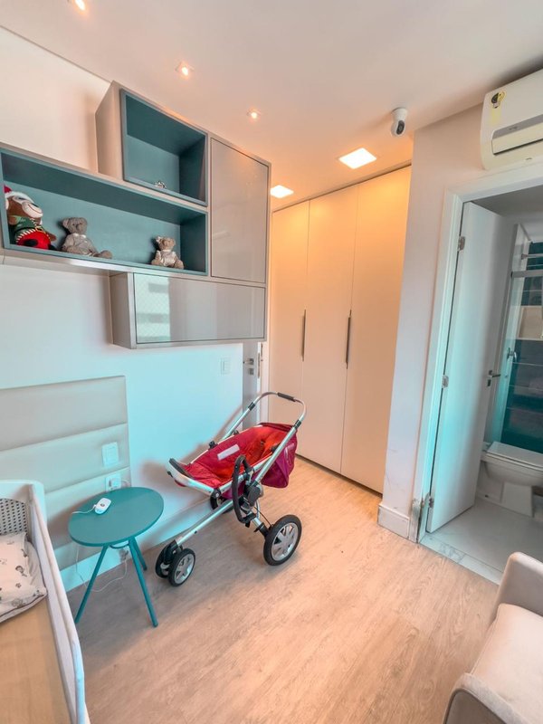 Apartamento à venda com 4 quartos sendo 3 suites, 136m² área útil por R$ 1.600.000,00 Rua Luiz de Faria Barbosa Recife - 