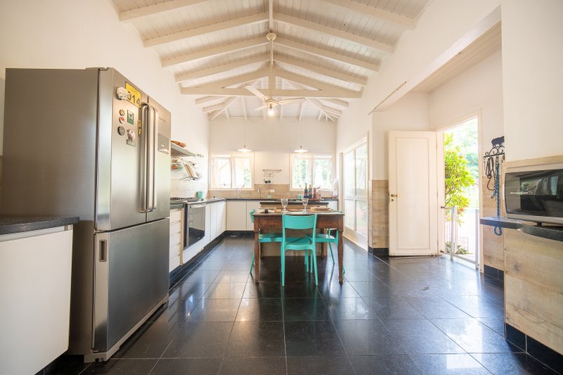 A CASA QUE CONVERSA COM A NATUREZA - Cotia - 