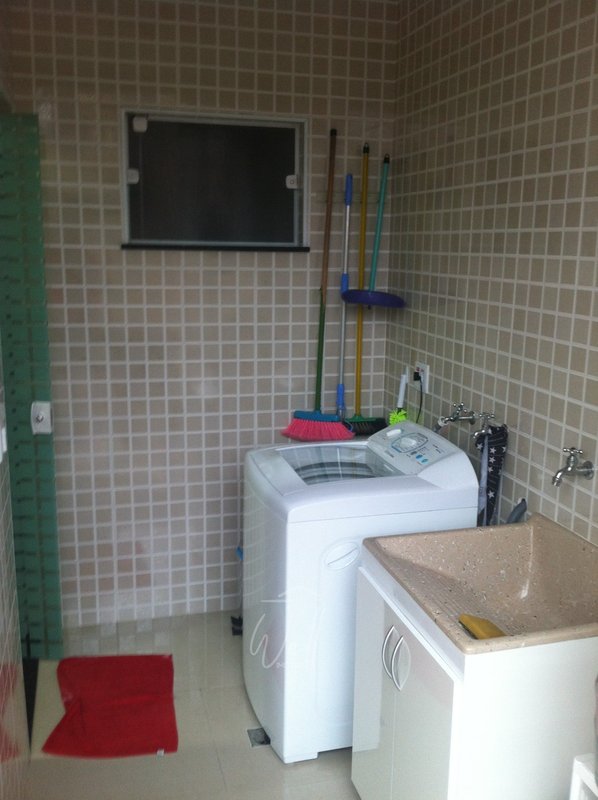 Sobrado no Bairro Santa Terezinha em SBC 310M2 - 03 Dorms - 04 Vagas - São Bernardo do Campo - 