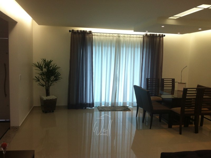Sobrado no Bairro Santa Terezinha em SBC 310M2 - 03 Dorms - 04 Vagas - São Bernardo do Campo - 