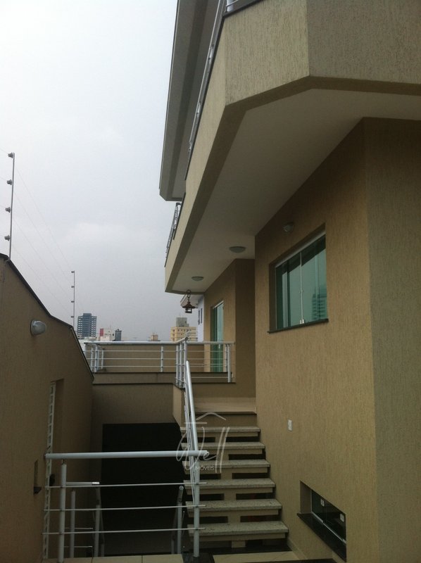 Sobrado no Bairro Santa Terezinha em SBC 310M2 - 03 Dorms - 04 Vagas - São Bernardo do Campo - 