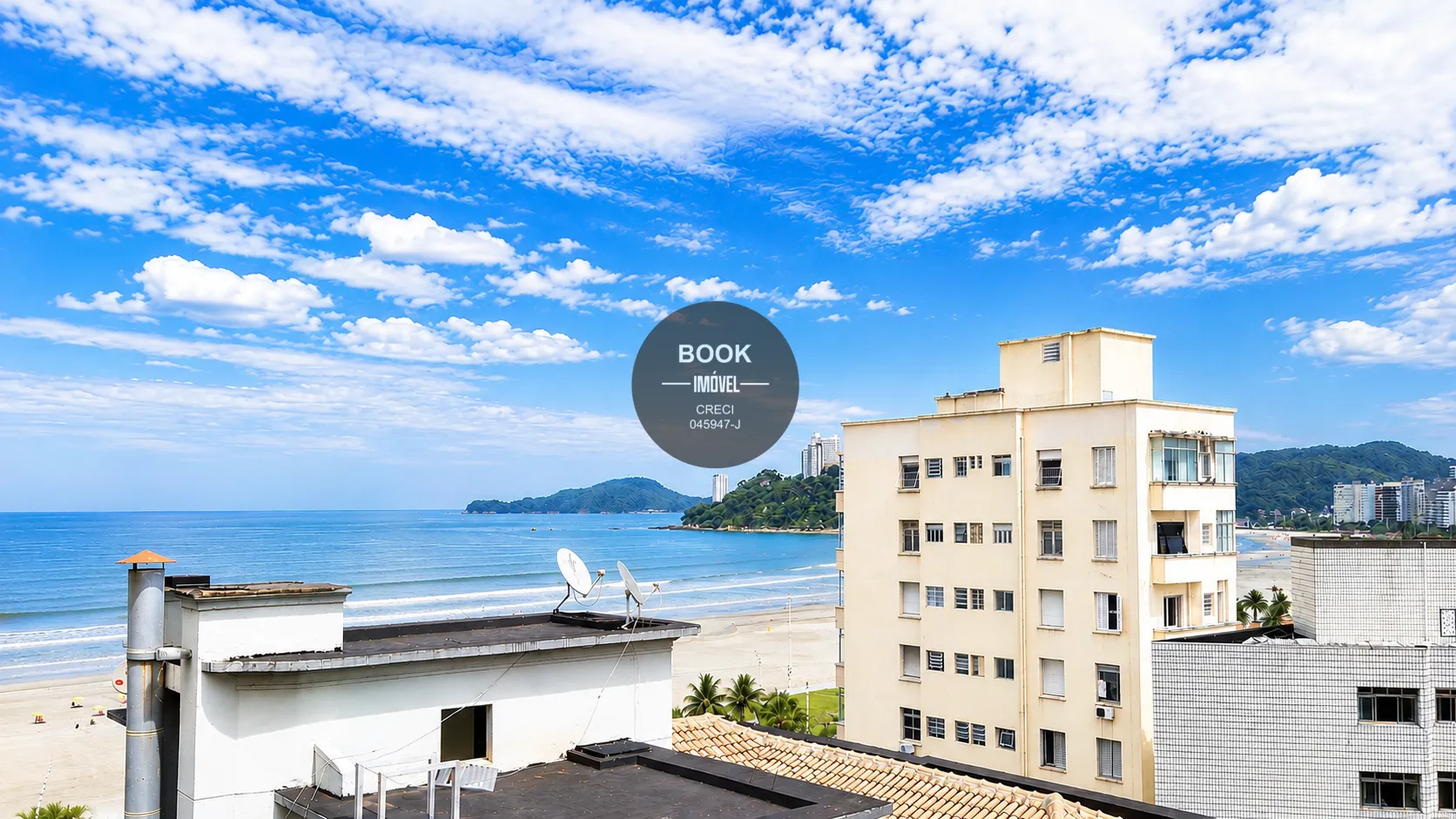 Lindo apartamento de 3 dormit&oacute;rios Vista Mar e Garagem BOX no Itarar&eacute; Rua Princesa Isabel São Vicente - 
