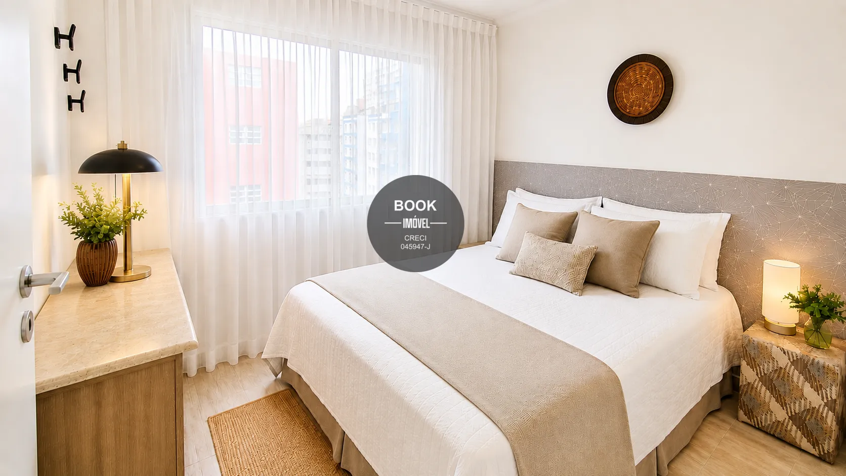 Lindo apartamento de 3 dormit&oacute;rios Vista Mar e Garagem BOX no Itarar&eacute; Rua Princesa Isabel São Vicente - 