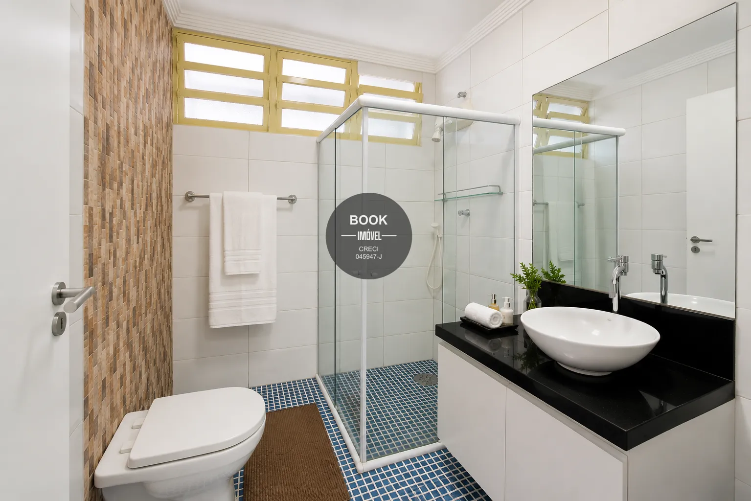 Lindo apartamento de 3 dormit&oacute;rios Vista Mar e Garagem BOX no Itarar&eacute; Rua Princesa Isabel São Vicente - 