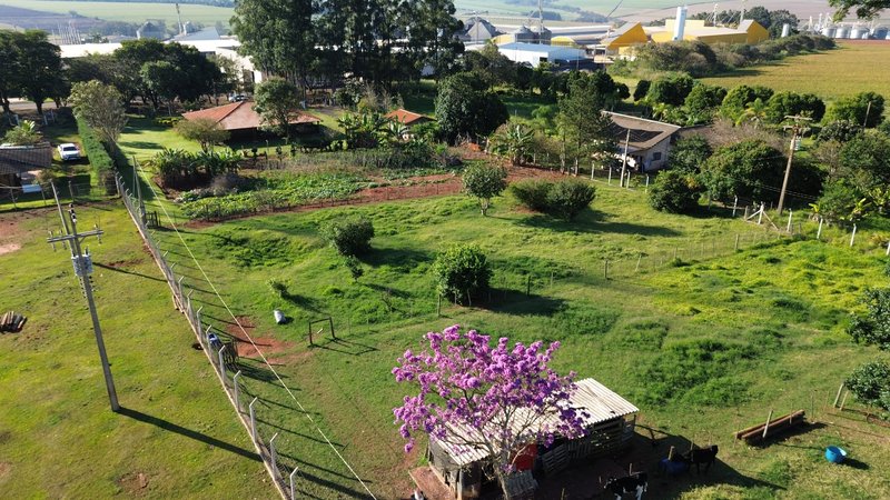 Chácara a 3 Km da cidade Avenida Américo Roder SANTA CRUZ DO RIO PARDO - 