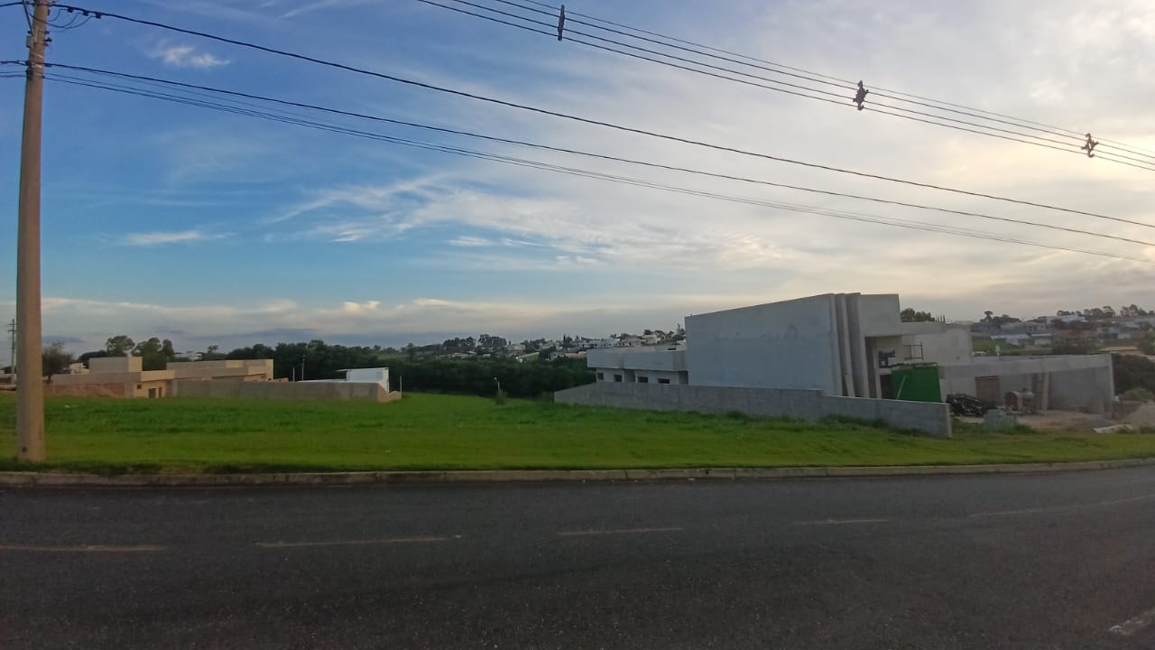 Terreno &agrave; venda,1000 m&sup2;- Condom&iacute;nio  Village Ipanema II - Ara&ccedil;oiaba da Serra - SP Av: Francisco de Assis Chateaubriand Araçoiaba da Serra - 