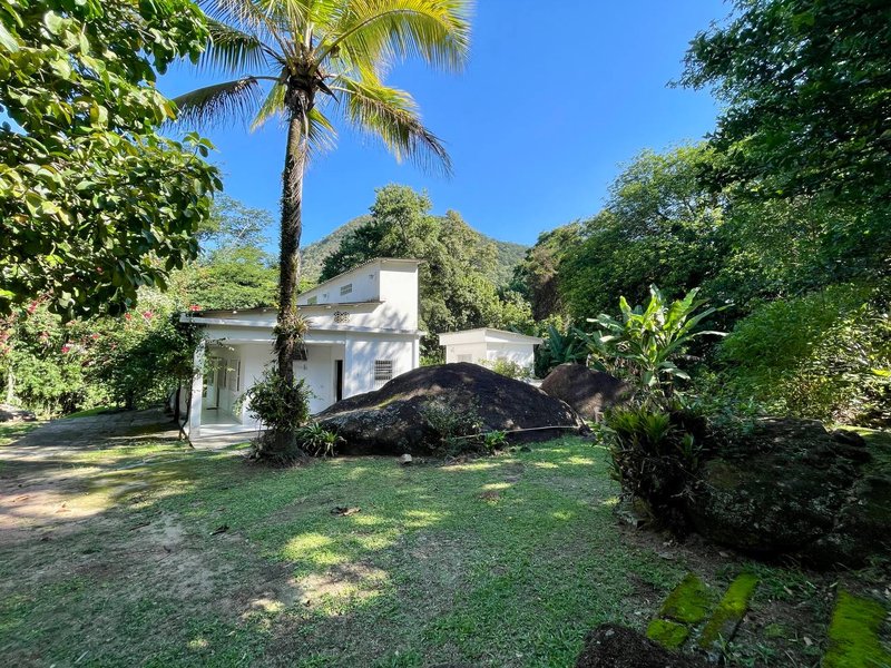 Fazenda / Sítio / Chácara com 3 Quartos à venda, 218m² - Limoeiro Rua II Guapimirim - 