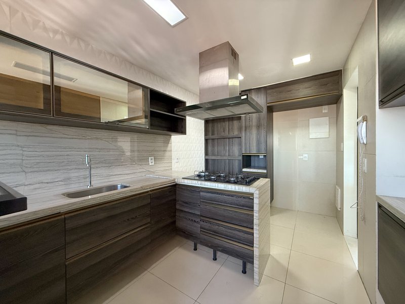 Apartamento alto padrão em Lagoa Nova - 3 suítes - 2 vagas Rua Doutor Rômulo Jorge Natal - 