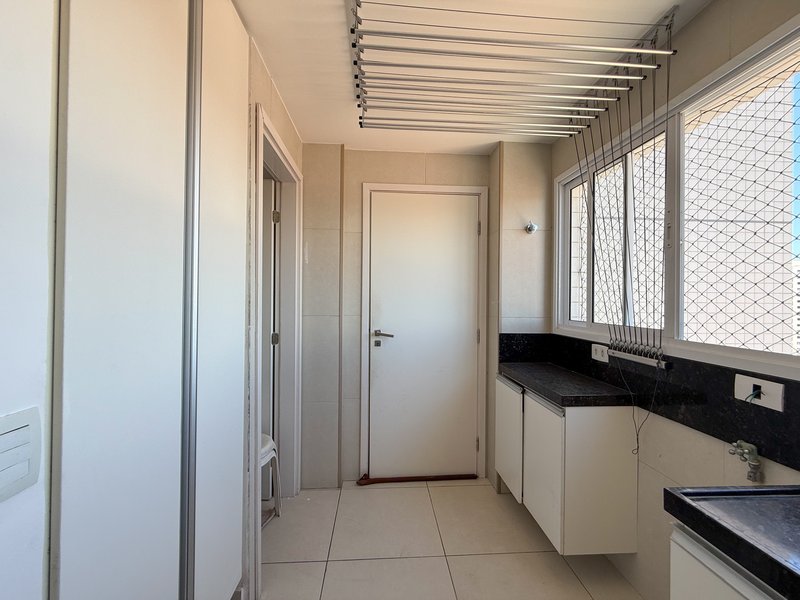 Apartamento alto padrão em Lagoa Nova - 3 suítes - 2 vagas Rua Doutor Rômulo Jorge Natal - 