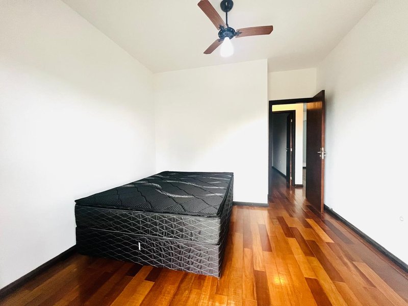 ELEGANTE RESIDÊNCIA A 300M DA PRAIA EM ITAGUAÇU, SÃO FRANCISO DO SUL  São Francisco do Sul - 