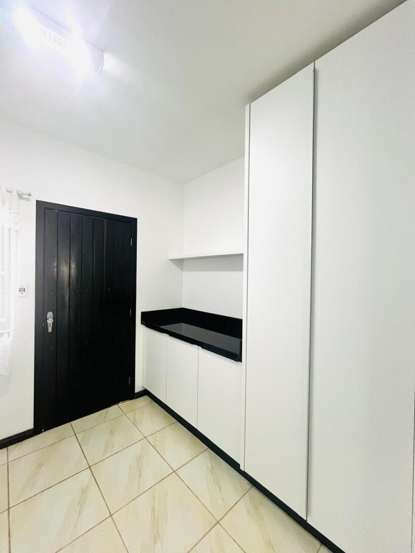 ELEGANTE RESIDÊNCIA A 300M DA PRAIA EM ITAGUAÇU, SÃO FRANCISO DO SUL  São Francisco do Sul - 