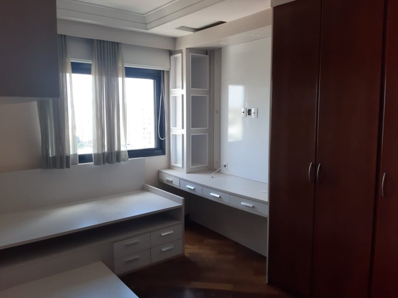 Amplo Apartamento de 153m² para Alugar na Vila Oliveira - Mogi das Cruzes - 