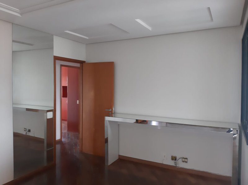 Amplo Apartamento de 153m² para Alugar na Vila Oliveira - Mogi das Cruzes - 