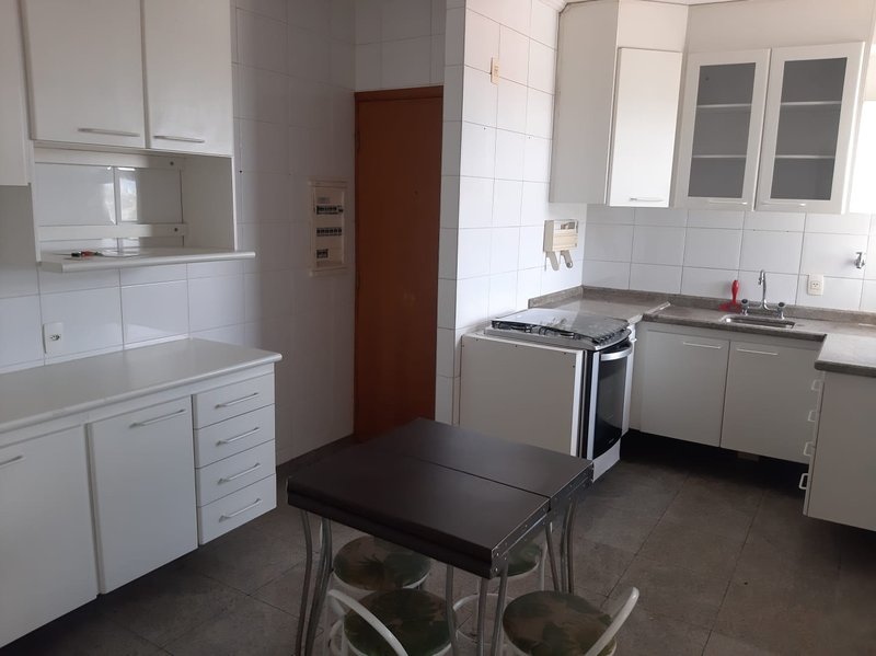 Amplo Apartamento de 153m² para Alugar na Vila Oliveira - Mogi das Cruzes - 