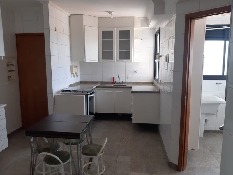 Amplo Apartamento de 153m² para Alugar na Vila Oliveira - Mogi das Cruzes - 
