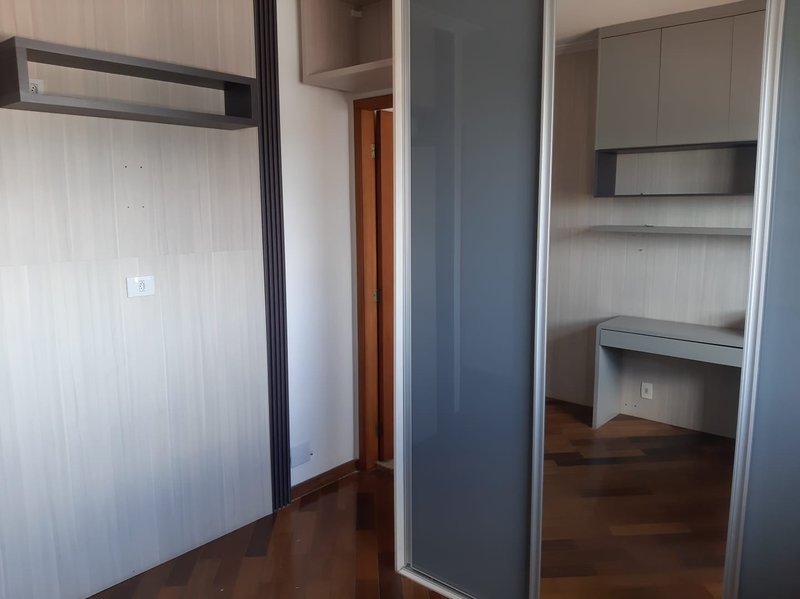 Amplo Apartamento de 153m² para Alugar na Vila Oliveira - Mogi das Cruzes - 