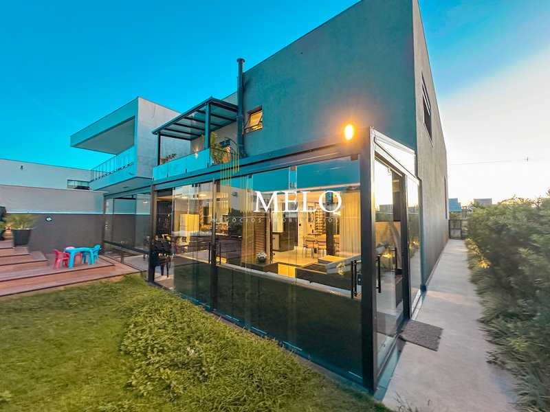Linda casa p/locação no Condomínio GranPark por R$18.000,00 - Vespasiano - 