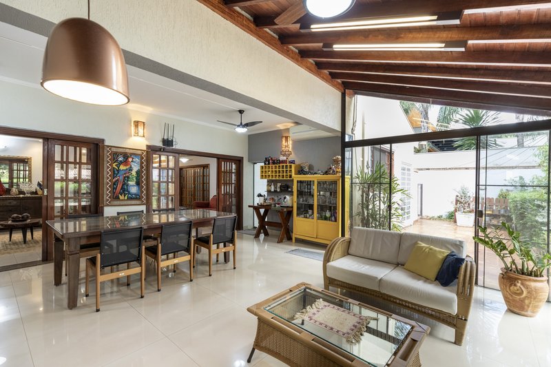 Casa Sobrado à Venda Condominio Buritis, 465m², 4 Suítes, Ribeirão Preto/SP Via Marginal Dr. Hermenegildo Ulian Ribeirão Preto - 