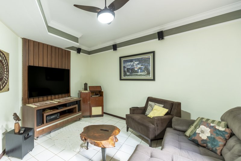 Casa Sobrado à Venda Condominio Buritis, 465m², 4 Suítes, Ribeirão Preto/SP Via Marginal Dr. Hermenegildo Ulian Ribeirão Preto - 