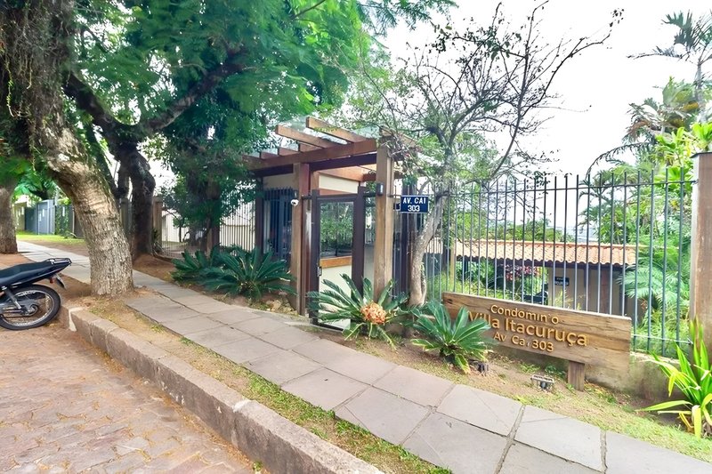 R$ 1.200.000 - BELA CASA EM CONDOMÍNIO - 300M2 - 3 DORM - VISTA - PÁTIO - 5 VAGAS Avenida Cai Porto Alegre - 