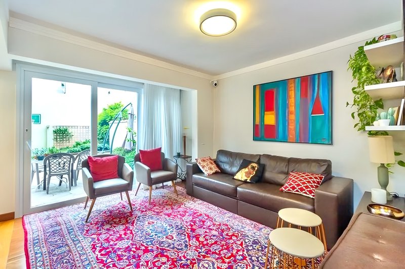 R$ 1.200.000 - BELA CASA EM CONDOMÍNIO - 300M2 - 3 DORM - VISTA - PÁTIO - 5 VAGAS Avenida Cai Porto Alegre - 