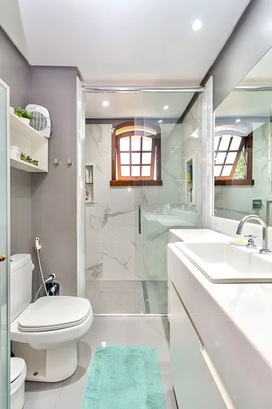 R$ 1.200.000 - BELA CASA EM CONDOMÍNIO - 300M2 - 3 DORM - VISTA - PÁTIO - 5 VAGAS Avenida Cai Porto Alegre - 