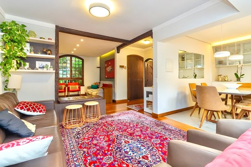 R$ 1.200.000 - BELA CASA EM CONDOMÍNIO - 300M2 - 3 DORM - VISTA - PÁTIO - 5 VAGAS Avenida Cai Porto Alegre - 