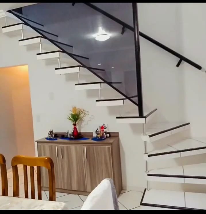 Excelente oportunidade de sobrado 3 Dormitórios com Suíte - Mauá - 