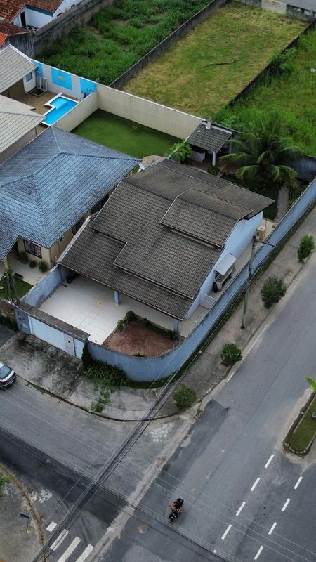 Casa à venda – localização privilegiada, em frente à praça! - Caraguatatuba - 