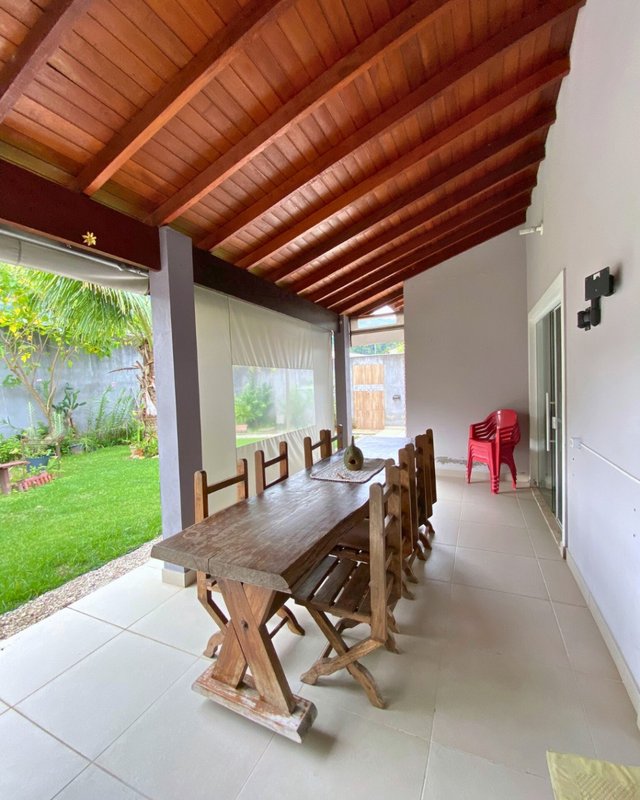 Casa à venda – localização privilegiada, em frente à praça! - Caraguatatuba - 