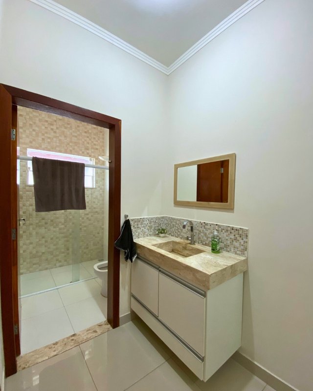 Casa à venda – localização privilegiada, em frente à praça! - Caraguatatuba - 