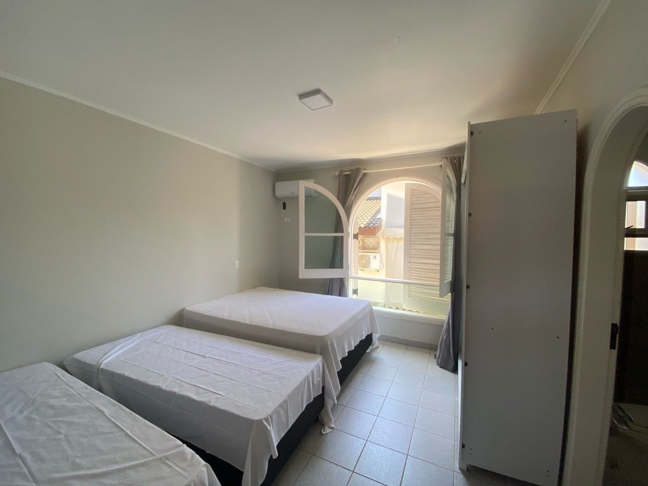 Casa de Condomínio para alugar com 4 quartos, 492m² - Foto 30