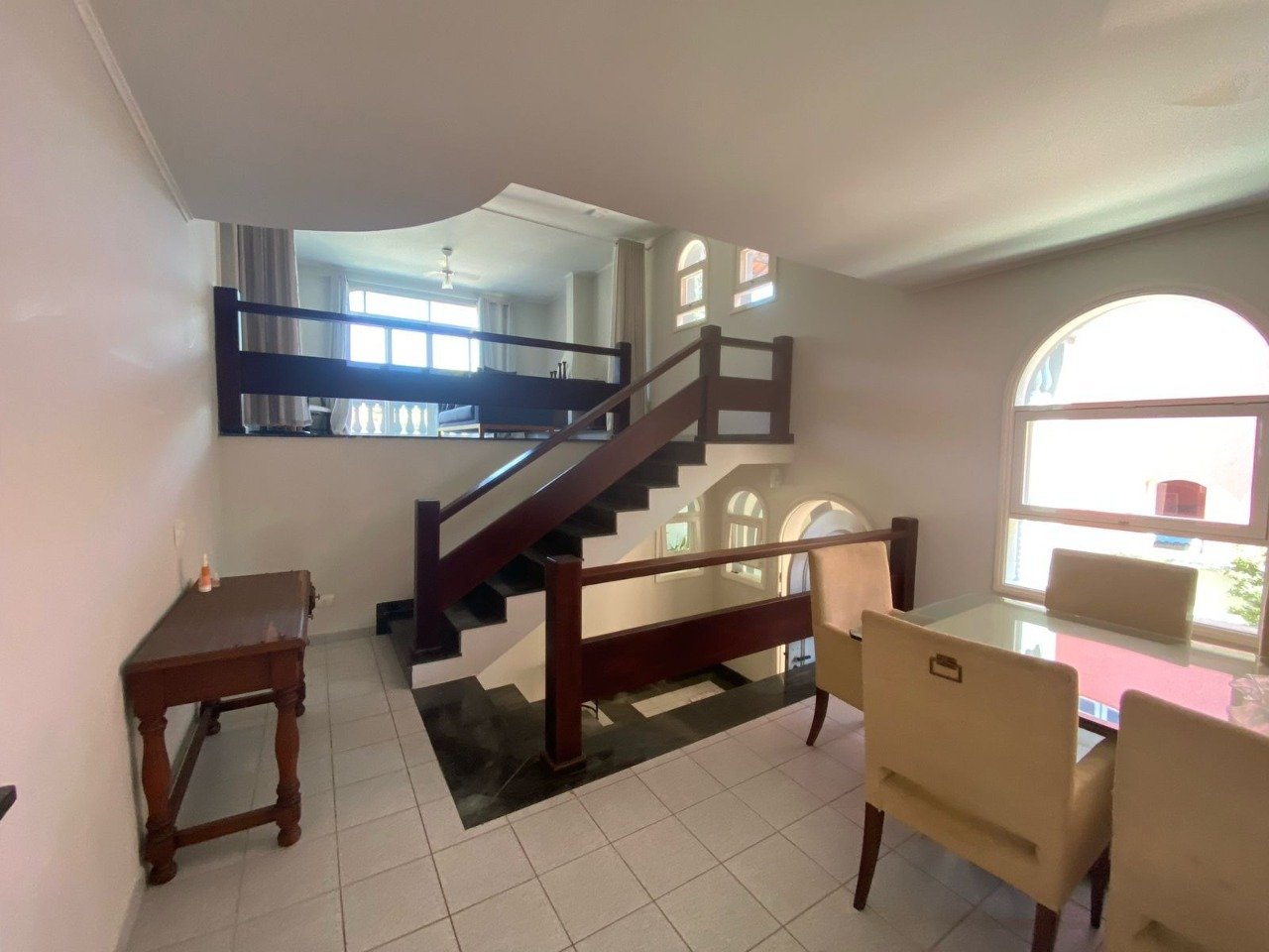 Casa de Condomínio para alugar com 4 quartos, 492m² - Foto 5