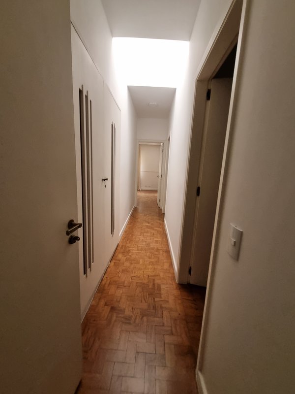 ALUGA-SE LINDA CASA RUA FECHADA A 550M2 AO LADO DO PARQUE SEVERO GOMES Rua Bernardino Machado São Paulo - 