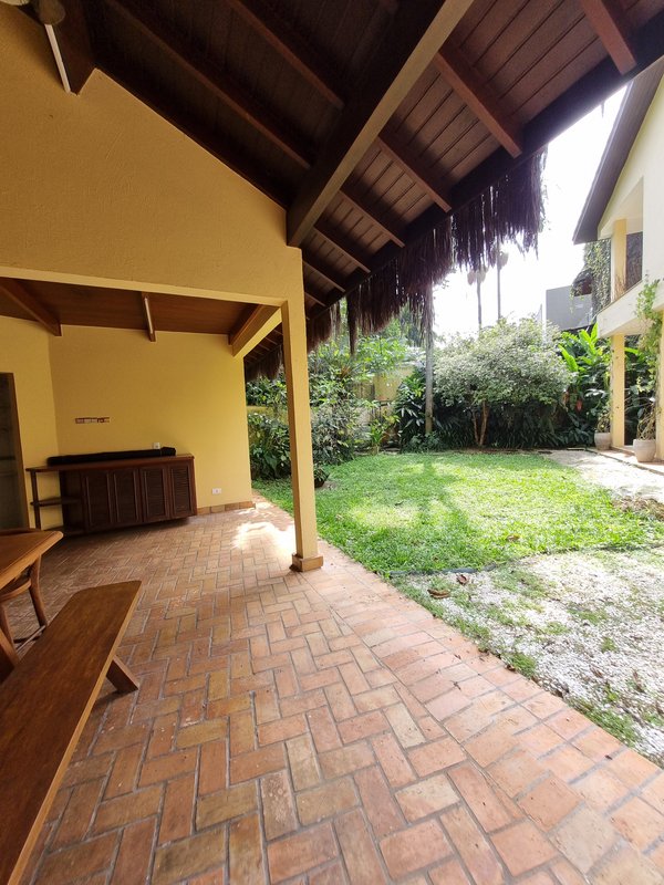 ALUGA-SE LINDA CASA RUA FECHADA A 550M2 AO LADO DO PARQUE SEVERO GOMES Rua Bernardino Machado São Paulo - 