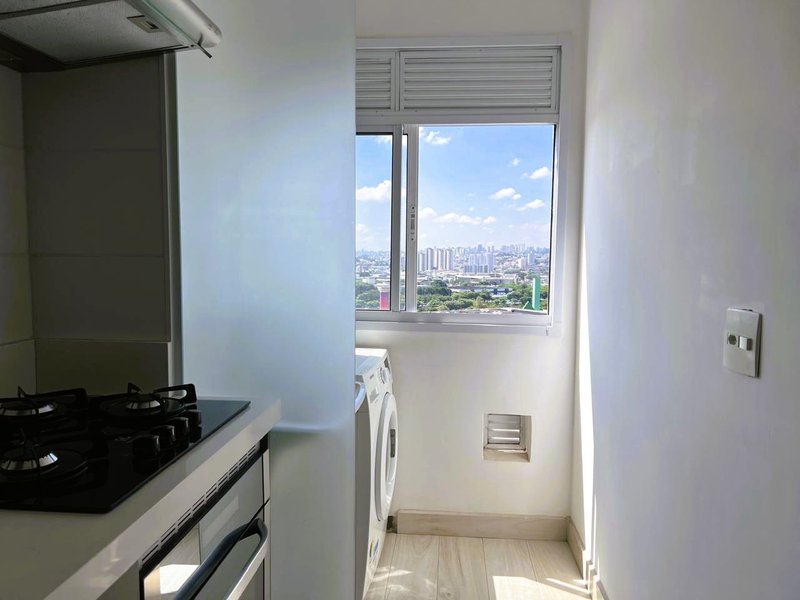 VENDE-SE APARTAMENTO 31m² ANDAR ALTO  PLANEJADOS QUARTO SALA E COZINHA Rua Torres da Barra São Paulo - 