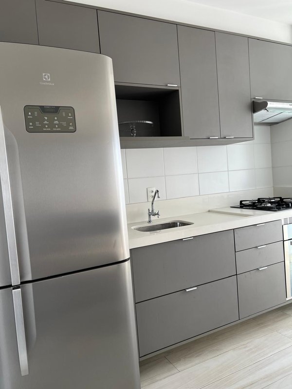 VENDE-SE APARTAMENTO 31m² ANDAR ALTO  PLANEJADOS QUARTO SALA E COZINHA Rua Torres da Barra São Paulo - 