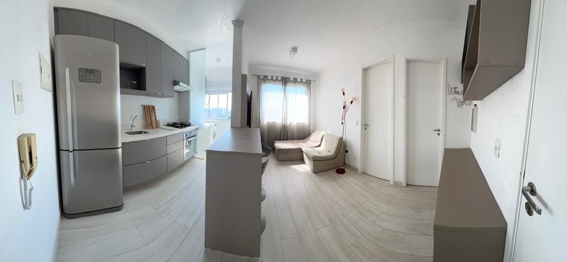 VENDE-SE APARTAMENTO 31m² ANDAR ALTO  PLANEJADOS QUARTO SALA E COZINHA Rua Torres da Barra São Paulo - 