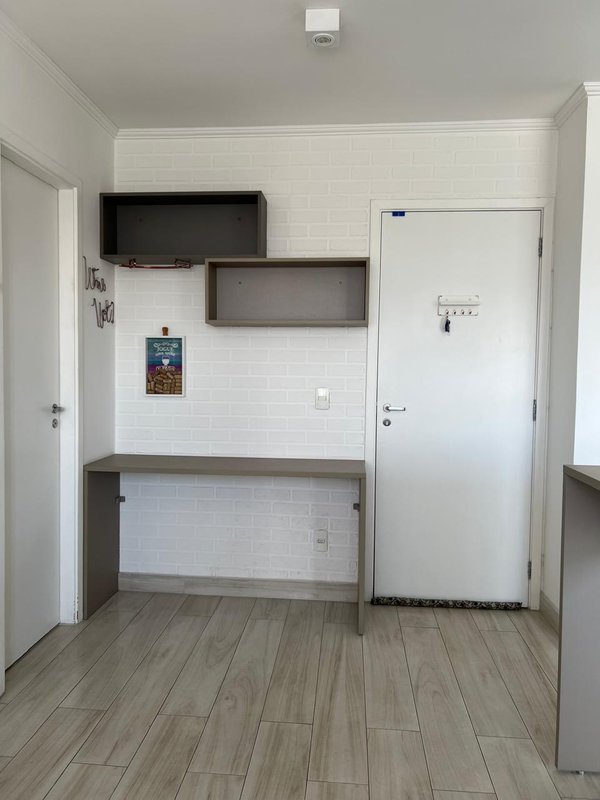 VENDE-SE APARTAMENTO 31m² ANDAR ALTO  PLANEJADOS QUARTO SALA E COZINHA Rua Torres da Barra São Paulo - 