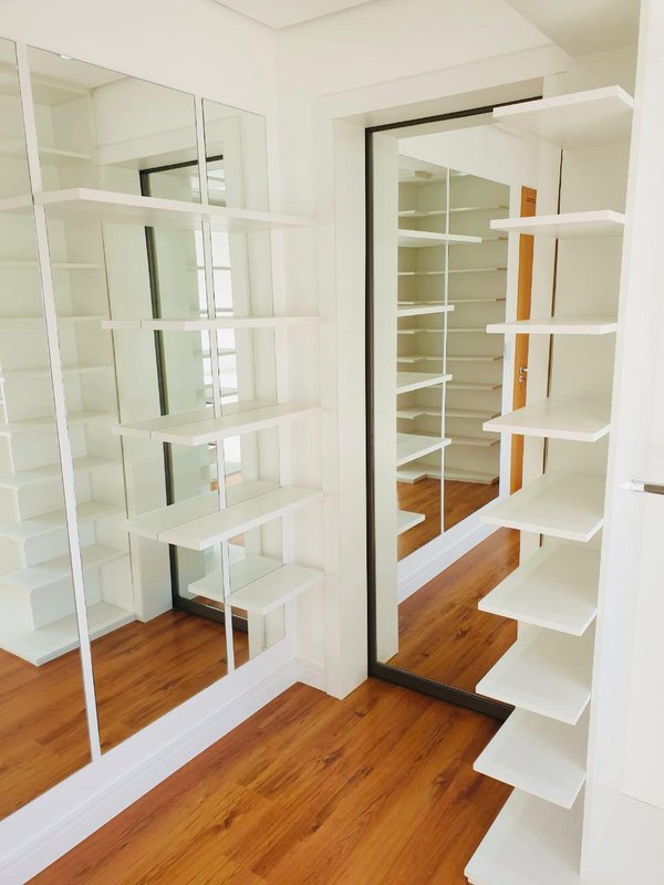 Apartamento 3Dormitórios 132m²  Passo da Areia Porto Alegre/RS Rua Acélio Daudt Porto Alegre - 
