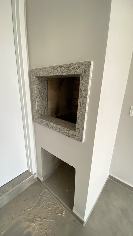 CASA COM 1 SUÍTE MAIS 2 DORMITÓRIOS NA GUABIRUBA SUL - Guabiruba - 