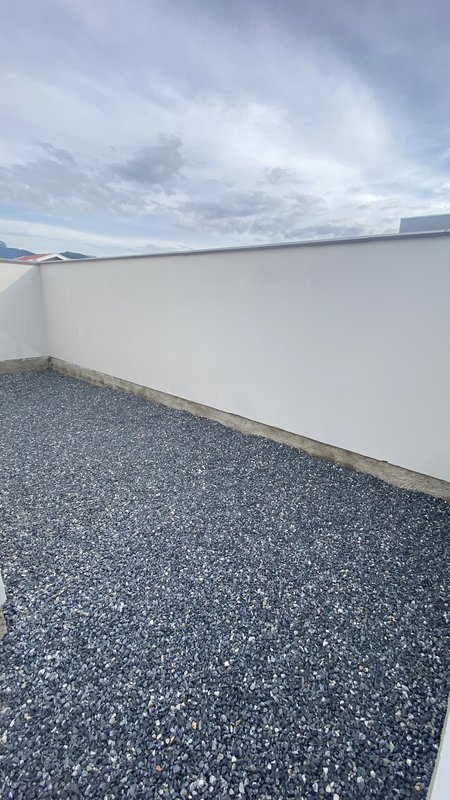 CASA COM 1 SUÍTE MAIS 2 DORMITÓRIOS NA GUABIRUBA SUL - Guabiruba - 