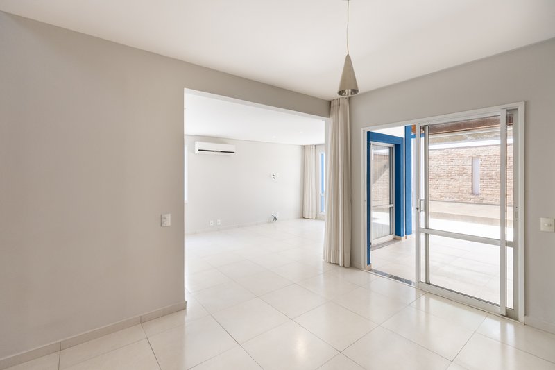 Casa à Venda Condominio Terra Brasilis Rua Cezário Gonçalves Ribeirão Preto - 