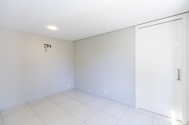 Casa à Venda Condominio Terra Brasilis Rua Cezário Gonçalves Ribeirão Preto - 